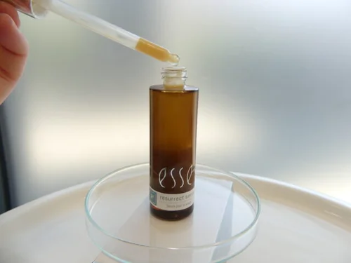 Відновлююча сироватка для чутливої шкіри Esse Resurrect Serum купити в Україні / Resurrect serum for sensitive skin Esse buy in Ukraine
